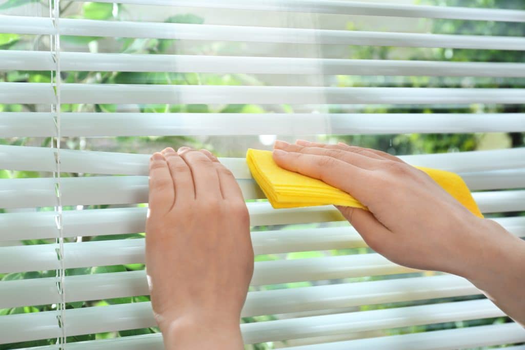 window blinds cleaning