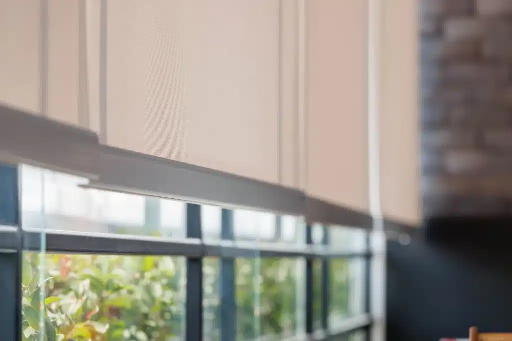 Fabric roller shades
